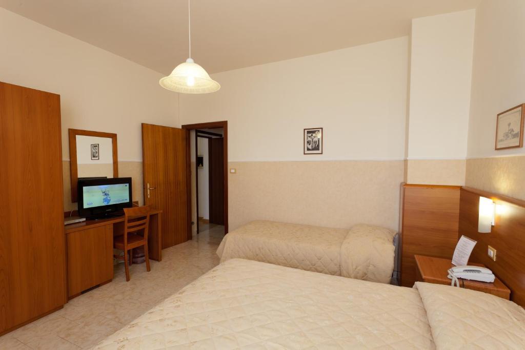 Parking Hotel Giardino 리보르노 객실 사진