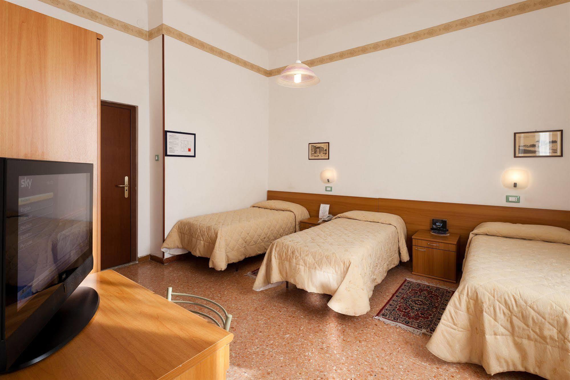 Parking Hotel Giardino 리보르노 외부 사진