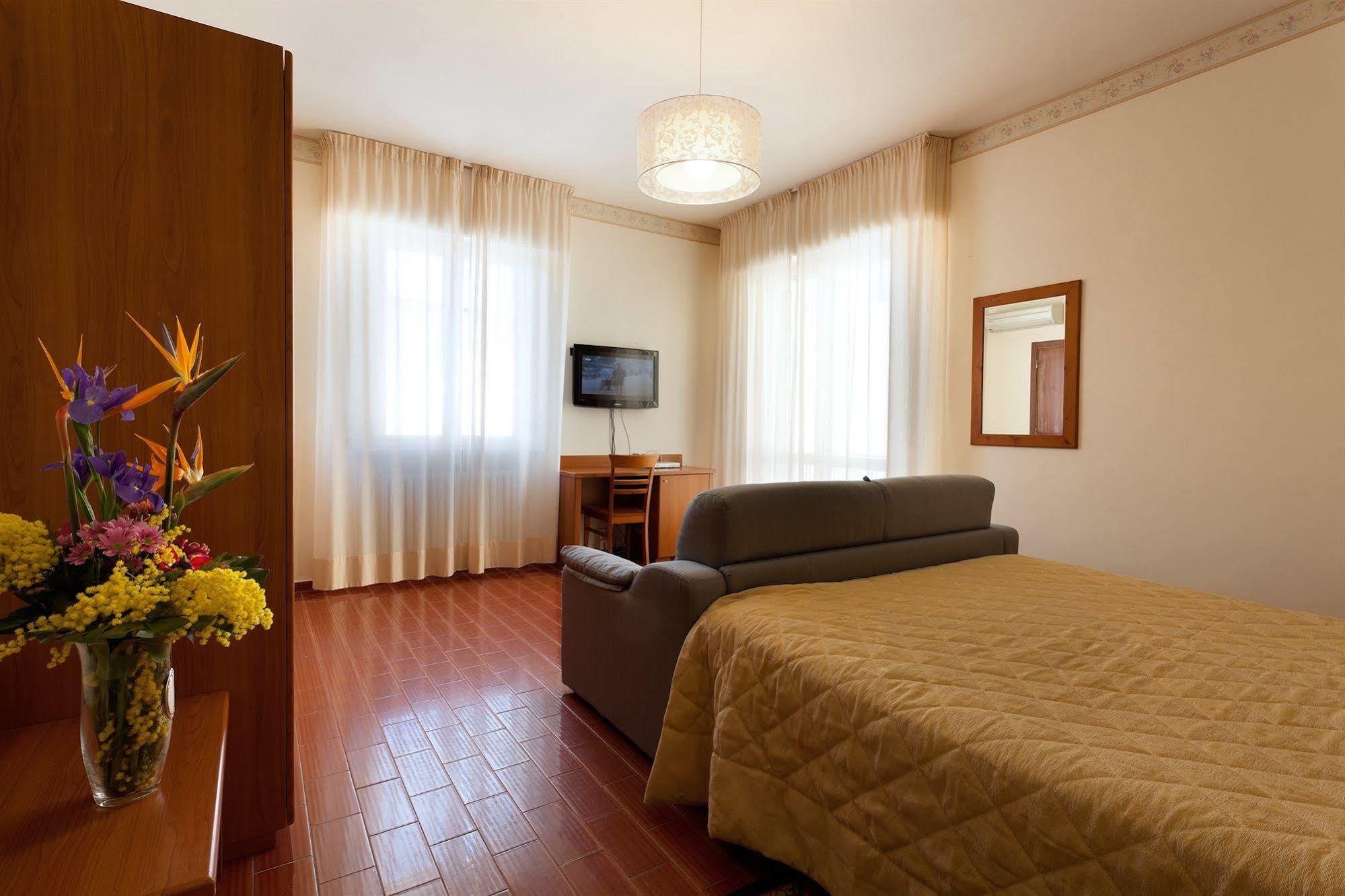 Parking Hotel Giardino 리보르노 외부 사진