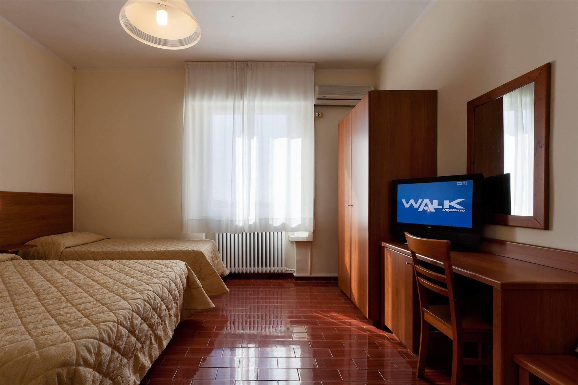 Parking Hotel Giardino 리보르노 외부 사진