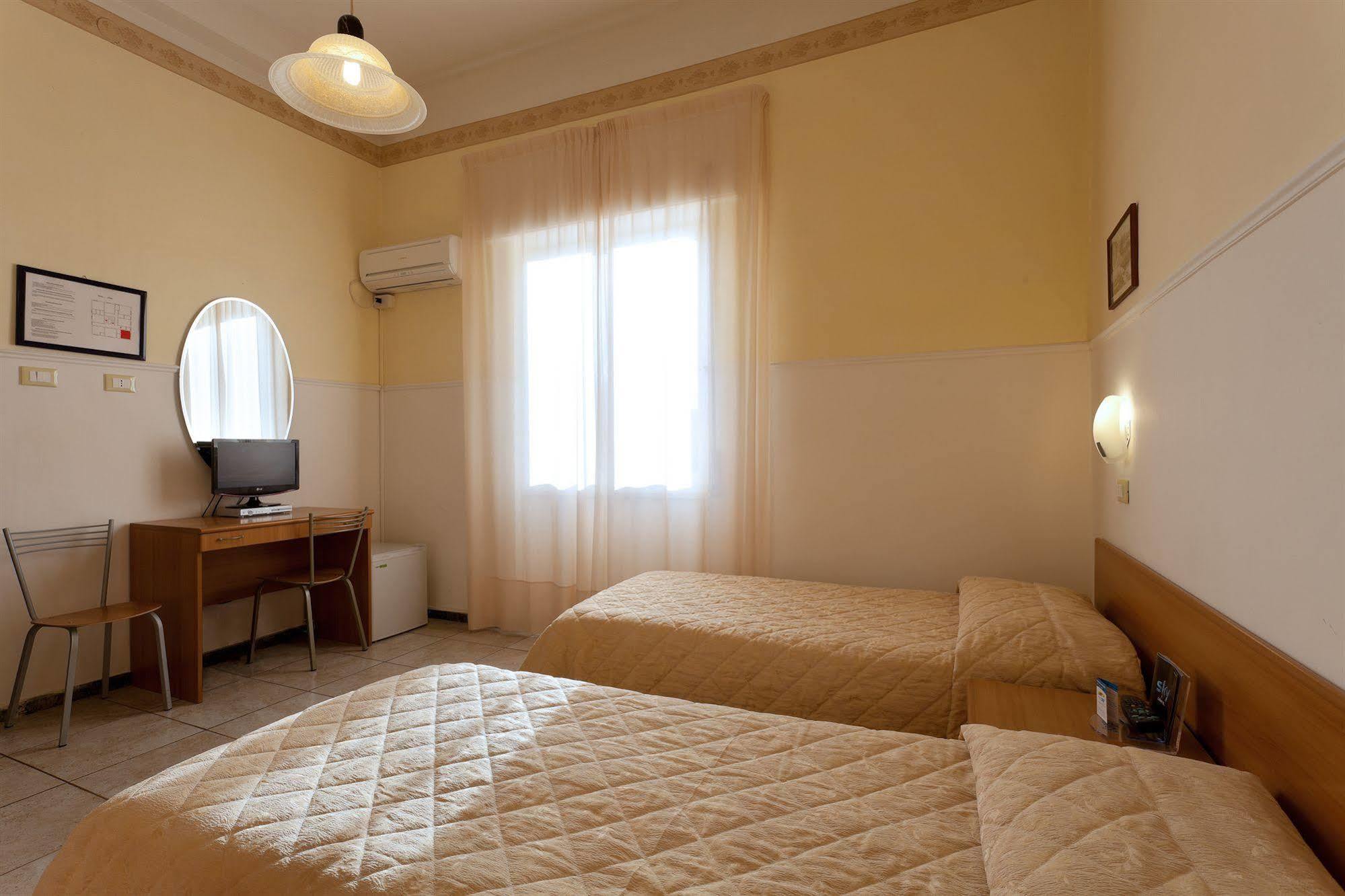 Parking Hotel Giardino 리보르노 외부 사진