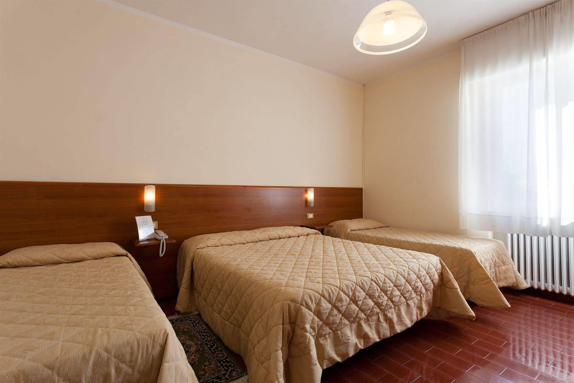 Parking Hotel Giardino 리보르노 외부 사진