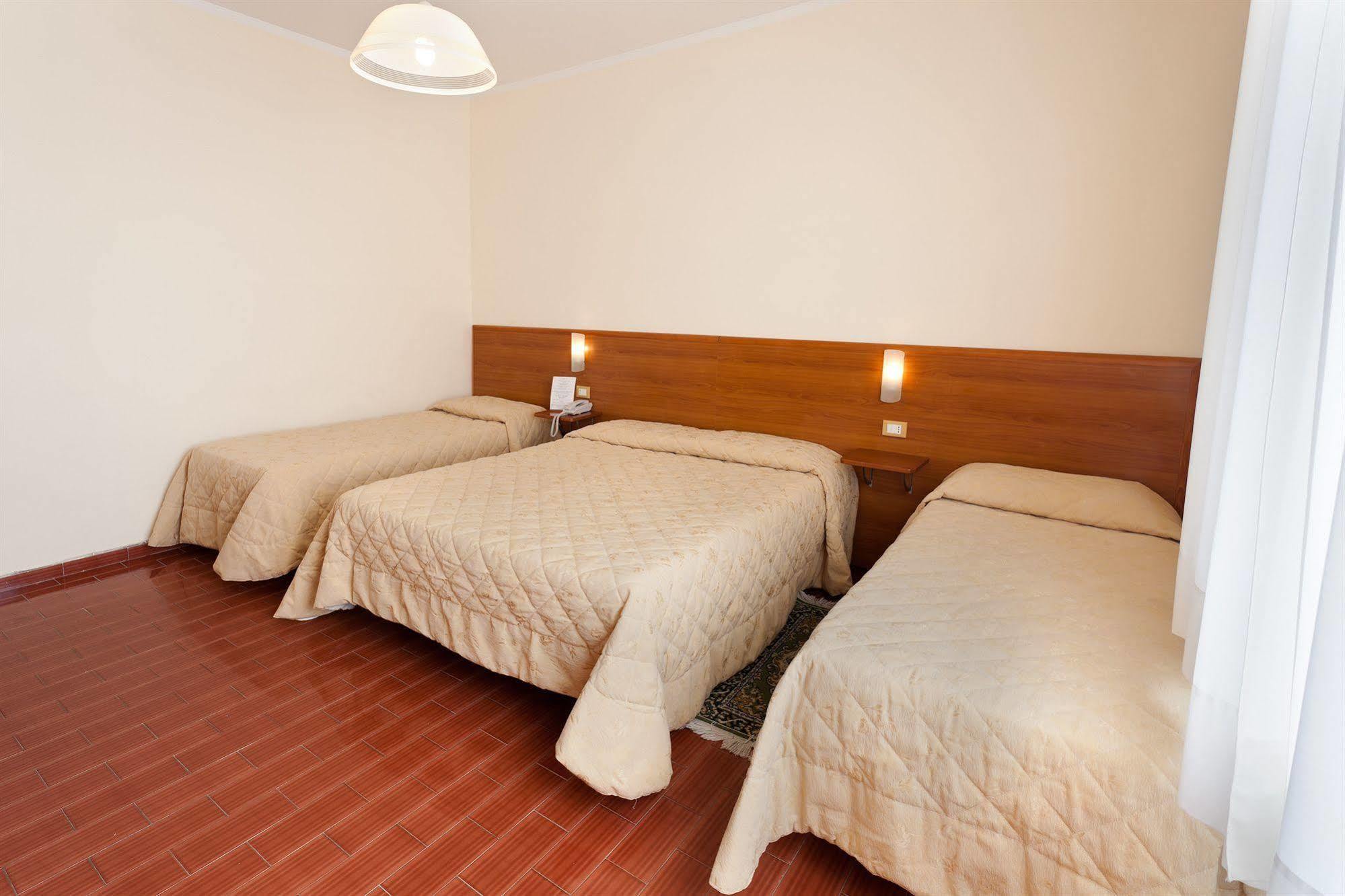 Parking Hotel Giardino 리보르노 외부 사진